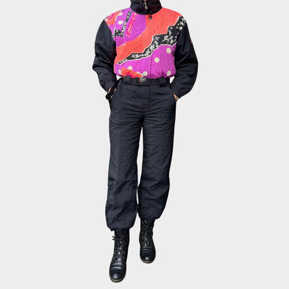 Vintage retro skisuit, ski-pak en skioverall jaren '80/'90, felgekleurde retro après-ski outfit voor carnaval 🎭, foute feestoutfit 🎿 en wintersport bij Retroskipakken.nl